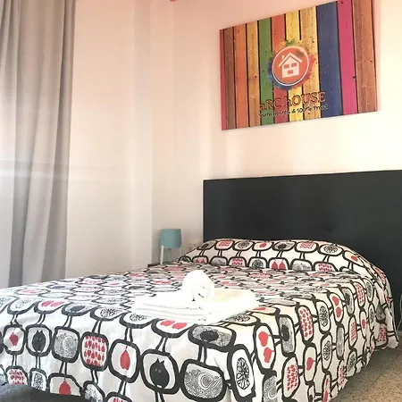 Arc House Only Adults Albergue Sevilha